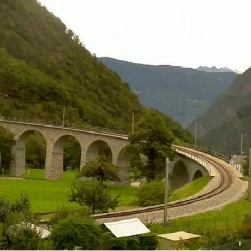 switzerland - brusio: brusio: kreisviadukt