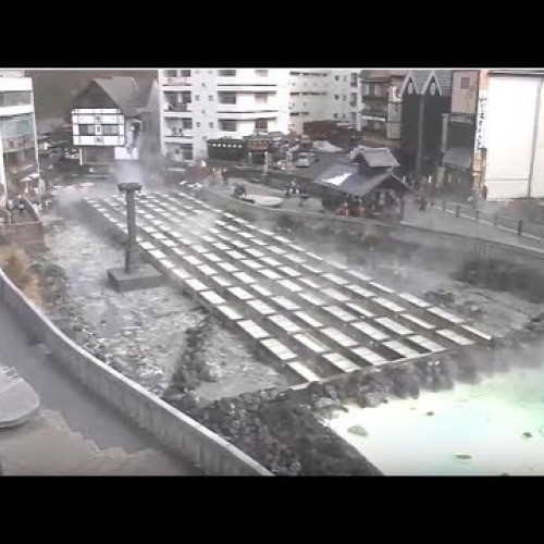japan - kusatsu: yubatake hot spring