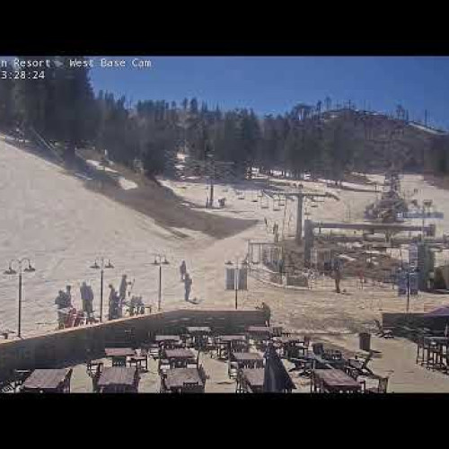 Mountain High Resort Base: A Live Look at Wrightwood's Skiing Hub 🏂
