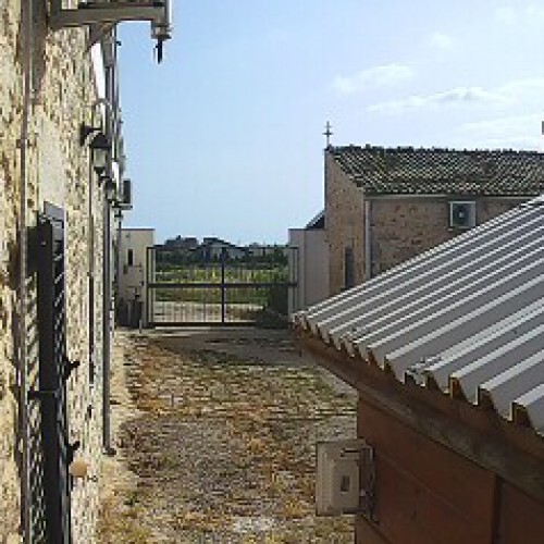 italy - ragusa: house - garden in ragusa
